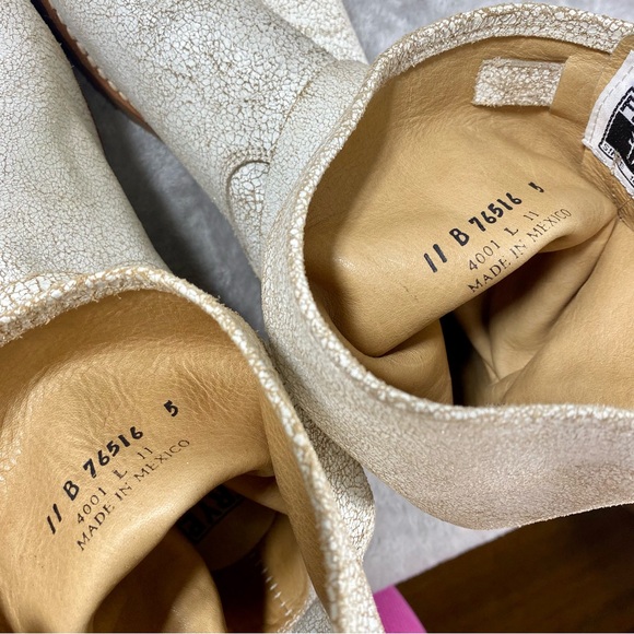 FRYE Women's Veronica Leather Boots Booties sz 11 White Distressed Cracked NWOB - Picture 15 of 16